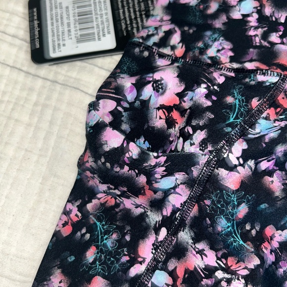 🌸 Skechers GoWalk capri leggings NWT size medium 🌸 - Picture 5 of 5